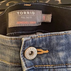 Torrid bombshell skinny jeans 14R